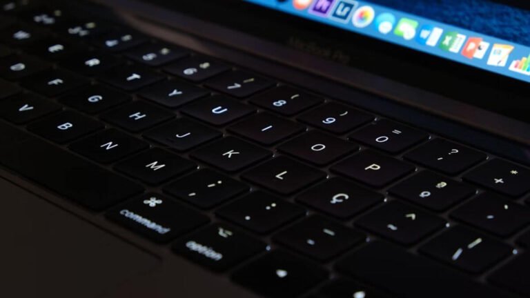 Comment écrire les lettres majuscules (À, É, Ç, Ù…) avec accents grâce aux raccourcis claviers sur PC et MAC ?