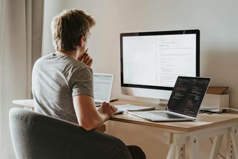 Comment brancher un écran externe sur son PC portable ?